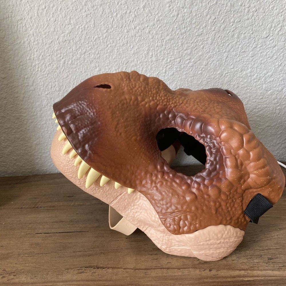 JURASSIC WORLD T-REX TYRANNOSAURUS REX BROWN DINOSAUR MASK MOVEABLE JAW EUC